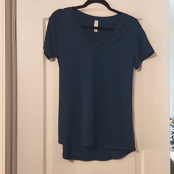 LuLaRoe Christy T S - Picture 1 of 2